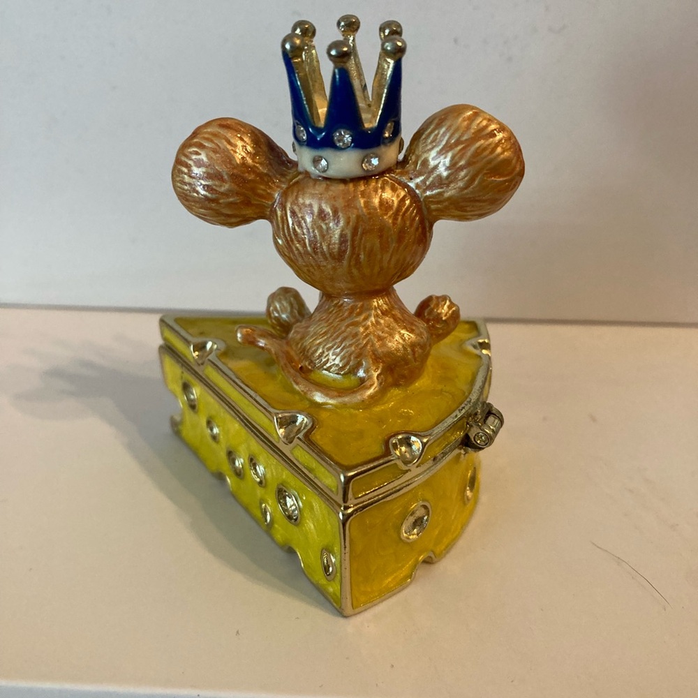 Regal Mouse Trinket Box in Gold and Blue Crown - Picture 2 of 3